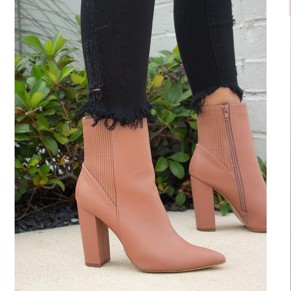 NWT Blush Booties sz 6
